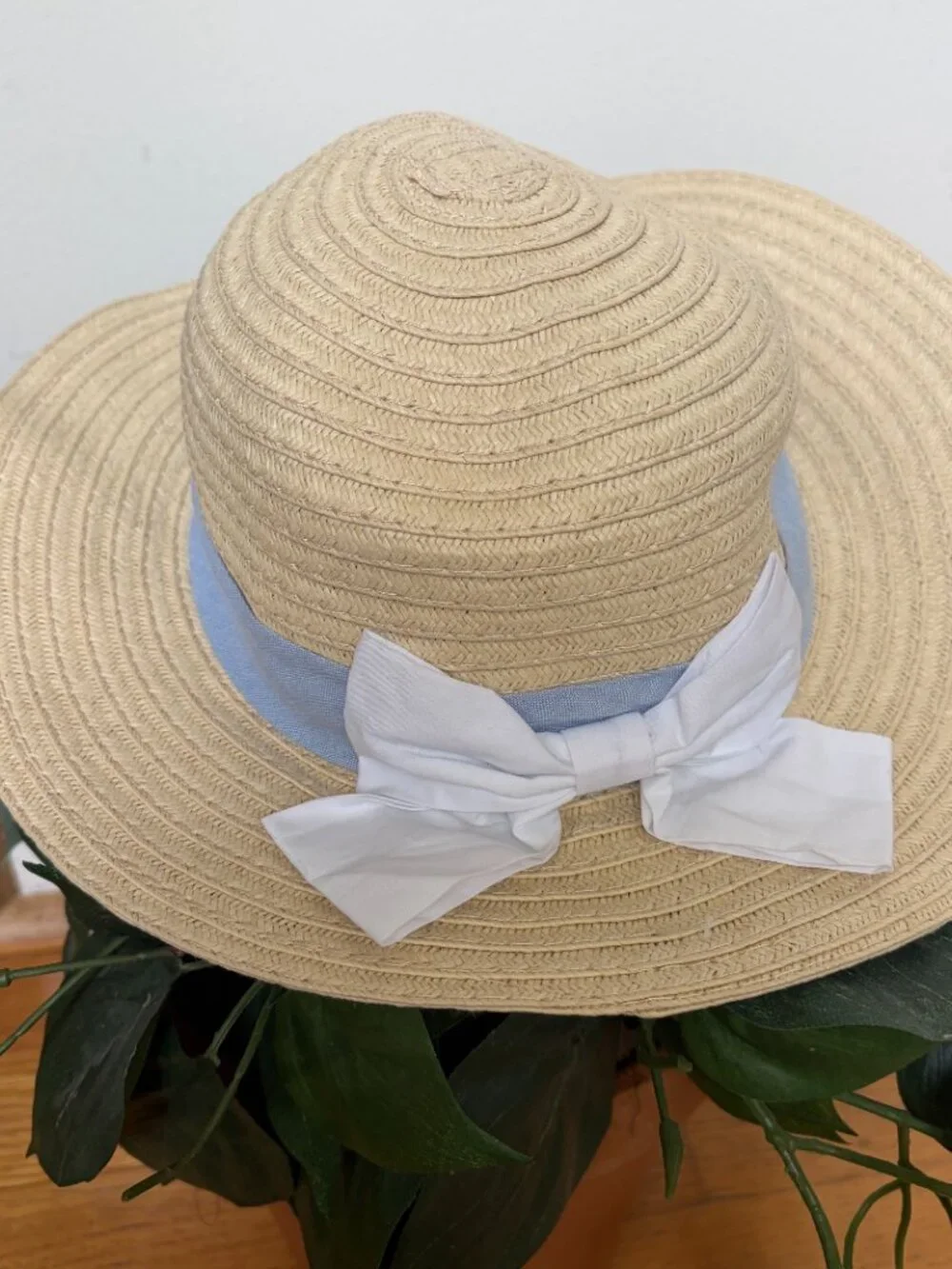Tahari Girls Straw Sun Hat Blue Bow NWT